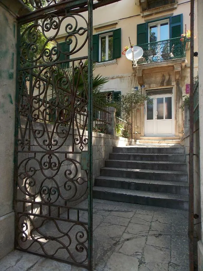 Guest house Soukki Town Centre Suites 1 Split Croatia